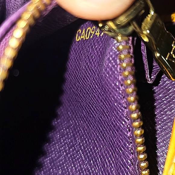 Louis Vuitton Epi Long wallet with crossbody chain - Picture 3 of 11